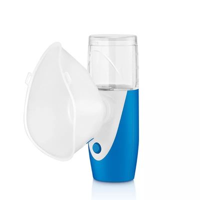 Macchina portatile piccolo Mesh Ultrasonic Nebulizer ricaricabile tenuto in mano del nebulizzatore di asma
