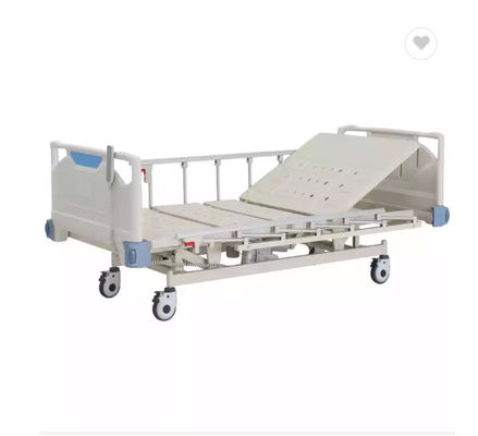 Letto di ospedale elettrico muoventesi con il letto di ospedale medico elettrico di funzioni delle ruote cinque